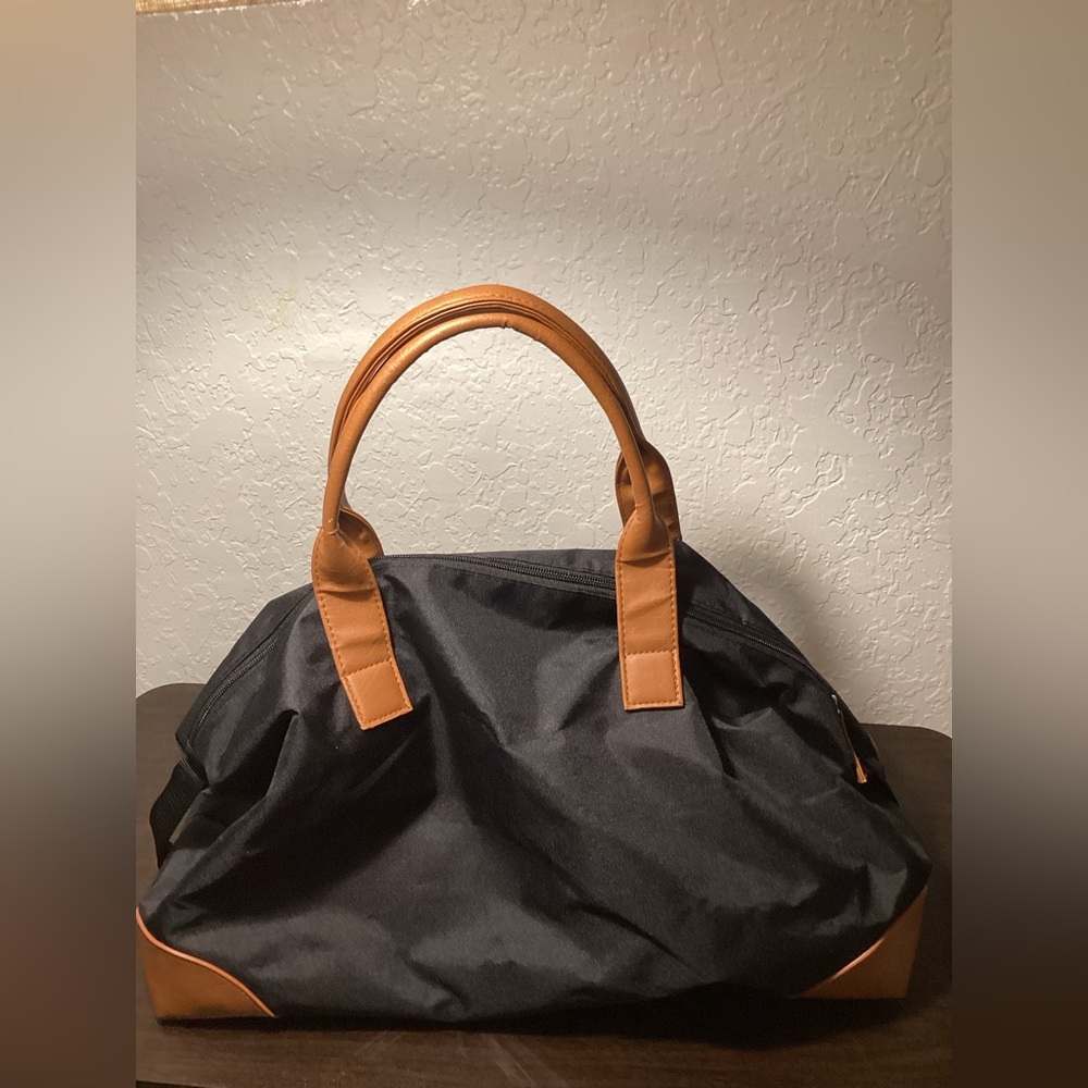 DUFFLE BAG DSW BLACK & TAN TRAVEL BAG